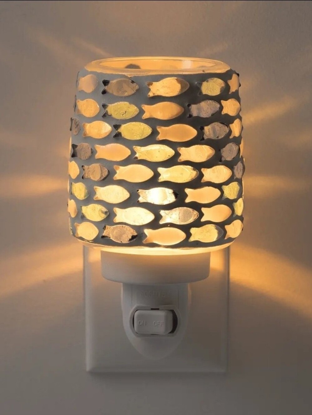 Scentsy Fish in the Sea Warmer - Blue and White *NEW* - Picture 2 of 4